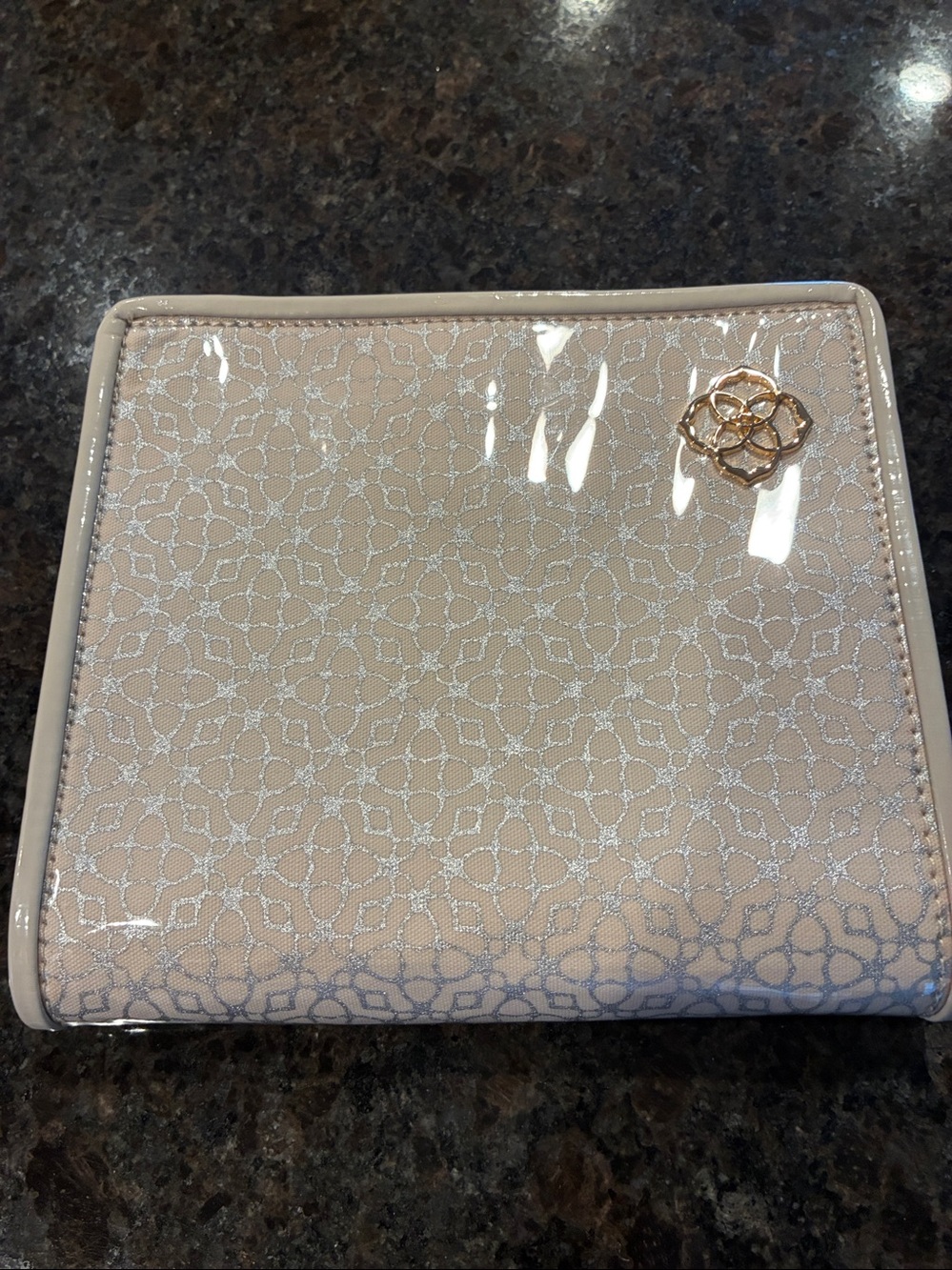 NWOT, Kendra Scott Cream Jewelry Pouch with Gold Hardware, 7.5”x7”